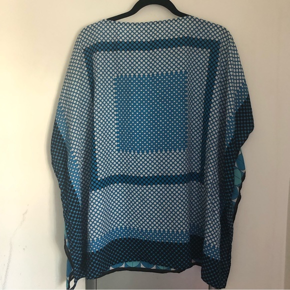 Michael Kors Light-weight Geometric Flowy blouse - Picture 2 of 10